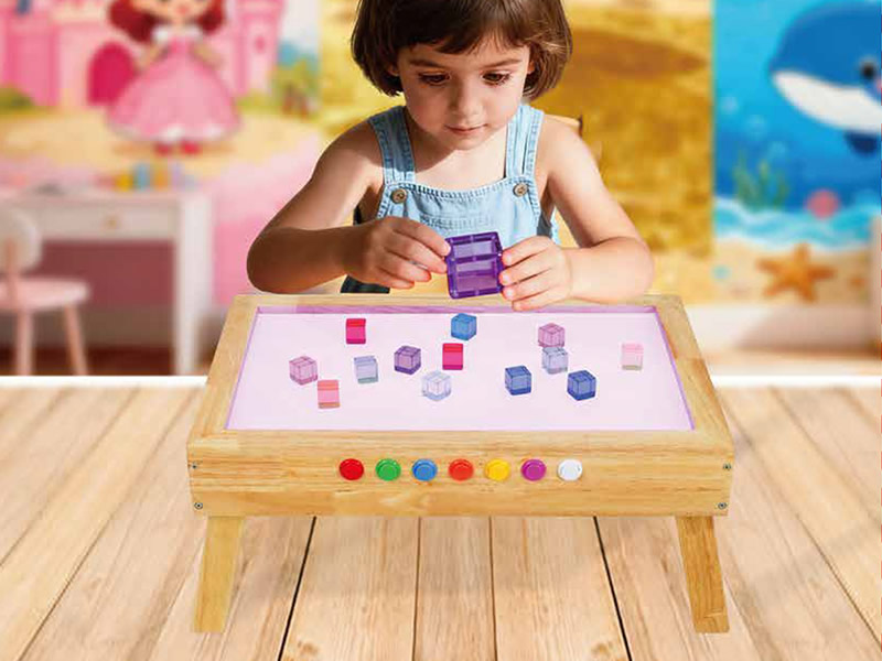 Discussion on the combination of wooden soft light board with neon lights and light boxes